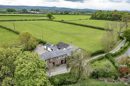 10 acres of Farmhouse for sale in Woodside