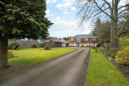 2.5 acres of House with Land for sale in Aldermaston