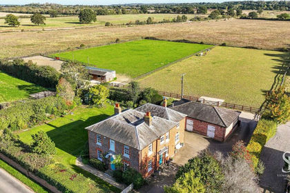 3 acres of House with Land for sale in White Waltham