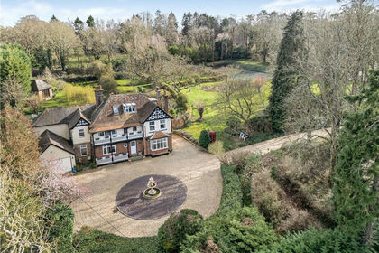 2.3 acres of House with Land for sale in South Hinksey