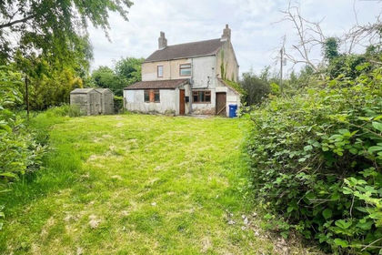 1.4 acres of Cottage for sale in Barlow