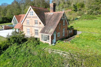 2 acres of Cottage for sale in Welshpool