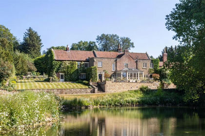 11.7 acres of Land for sale in Norton-on-Derwent