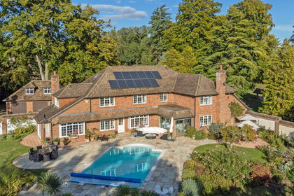 1.4 acres of House with Land for sale in Smannell