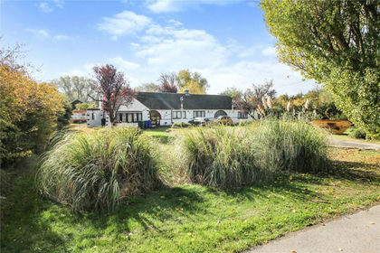 1.8 acres of House with Land for sale in South Basildon and East Thurrock