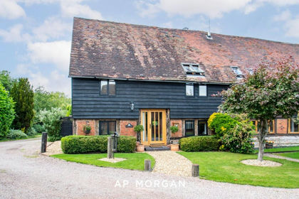 Barn Conversion for sale in Sambourne