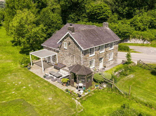 9 acres of House with Land for sale in Carmarthen