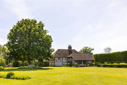 2.3 acres of Farmhouse for sale in Coldwaltham