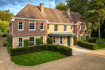 1 acre of House with Land for sale in Cambridge