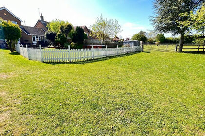 1.1 acres of Equestrian property for sale in Lutton