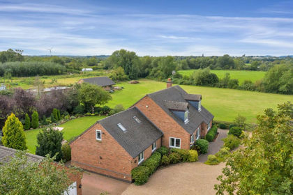 7 acres of Equestrian property for sale in Sileby
