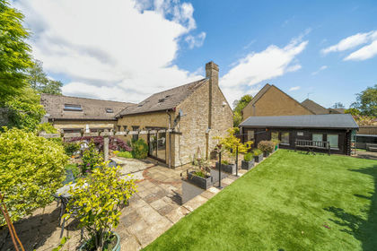 Barn Conversion for sale in Farthinghoe
