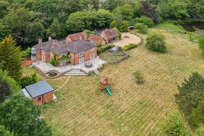 4 acres of House with Land for sale in Chobham