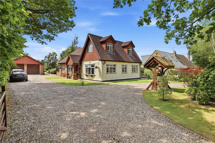 1.7 acres of House with Land for sale in South Hanningfield