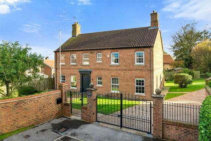 1 acre of Agricultural Land for sale in Fridaythorpe